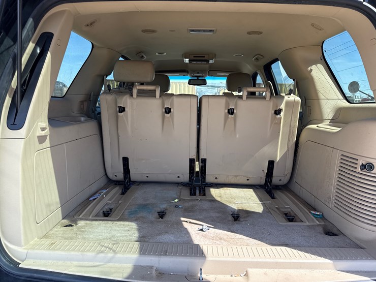 2010-chevrolet-tahoe-image-9