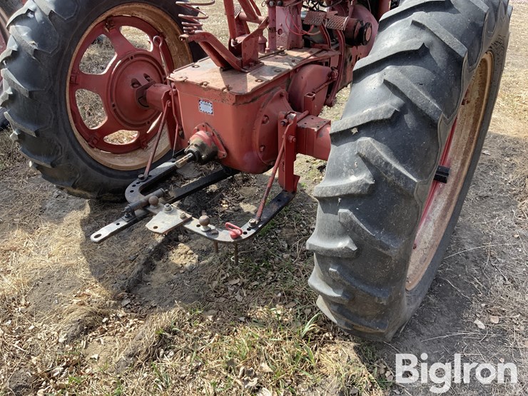 1944-farmall-m-2wd-tractor-image-10