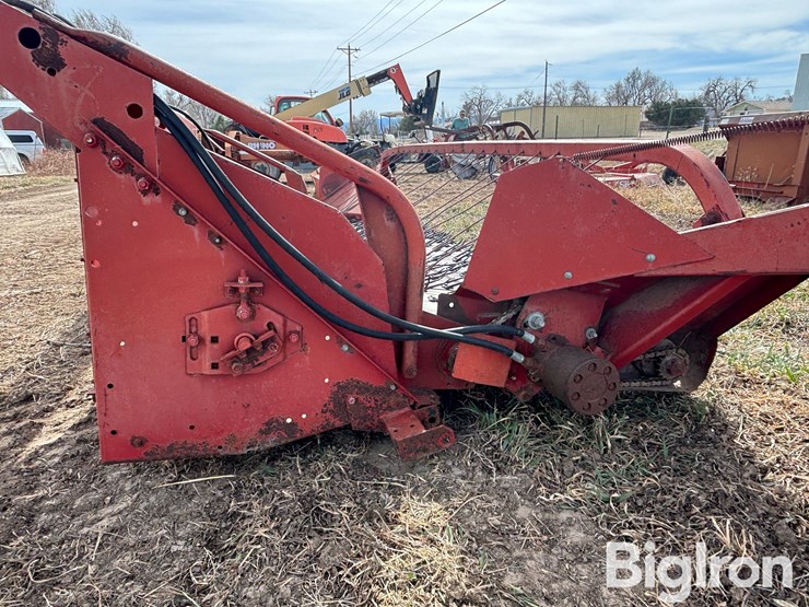 international-810-image-14