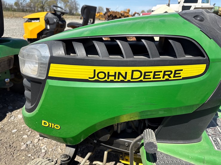 john-deere-d110-image-11