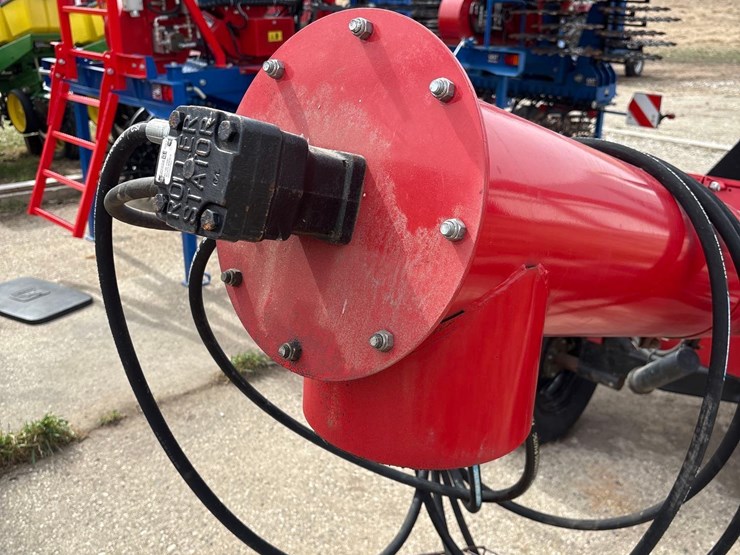 westfield-drive-over-pit-image-23