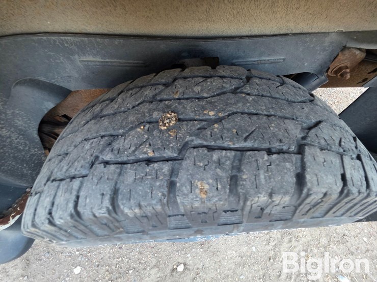 2002-chevrolet-1500-image-14