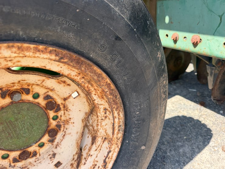 john-deere-520-image-20