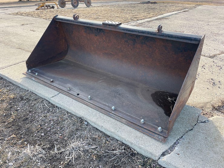 jd-76”-skidloader-quick-tach-bucket-image-1