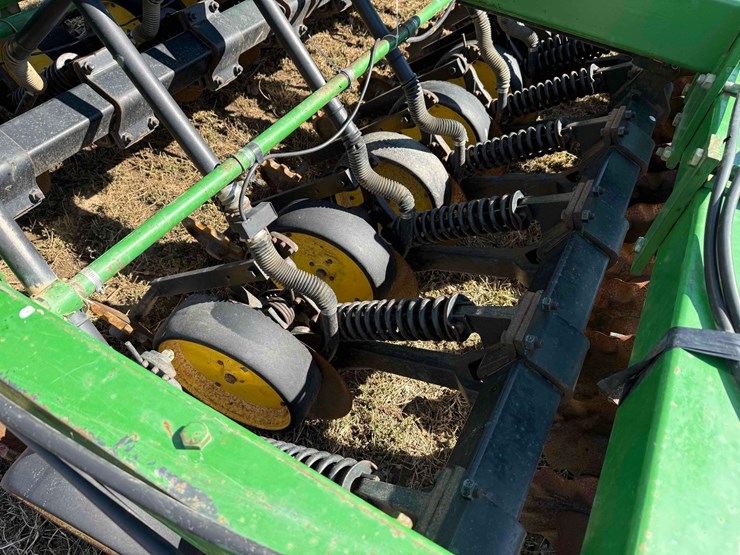 john-deere-750-image-11