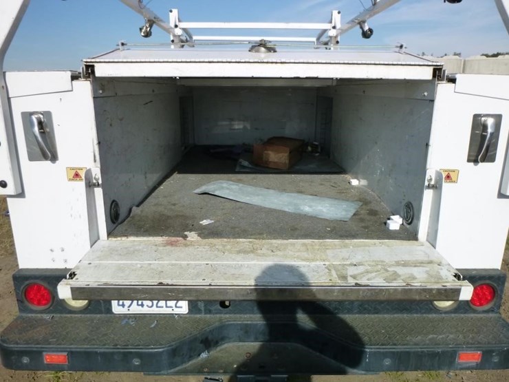 2017-chevrolet-2500-image-23