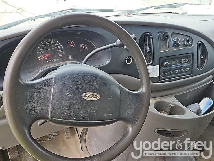 2002-ford-e450-image-26