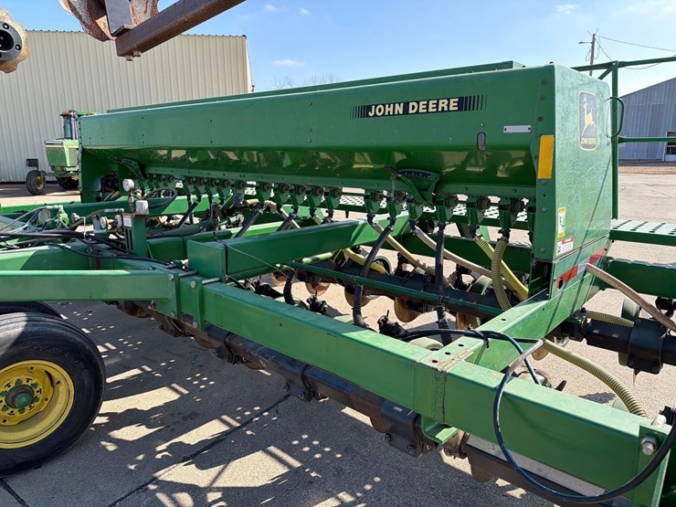 john-deere-750-image-11