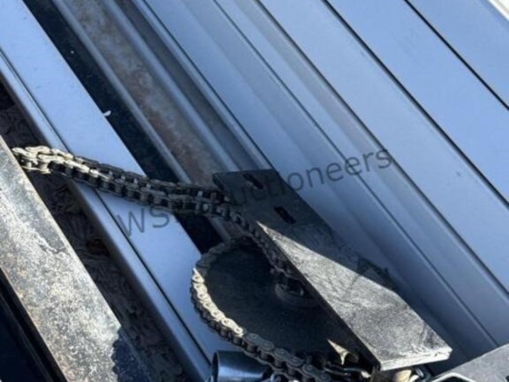 steel-roll-up-door-image-8