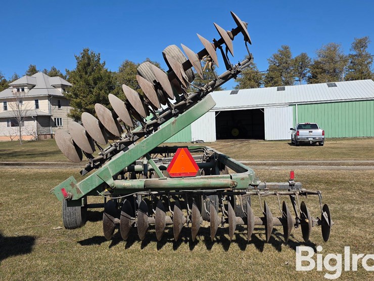 john-deere-220-image-6