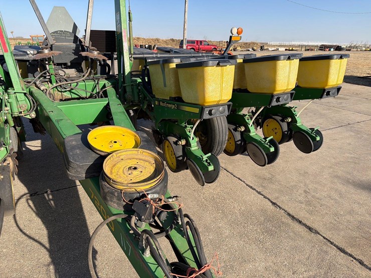 john-deere-7200-image-9