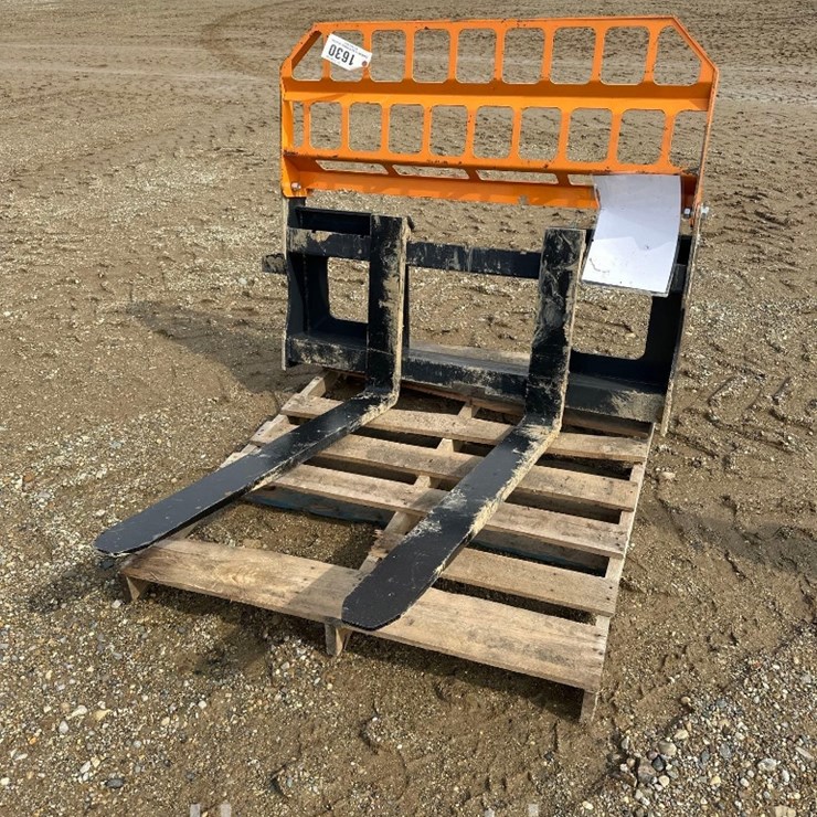 4,000# 48" SKIDSTEER PALLET FORKS
