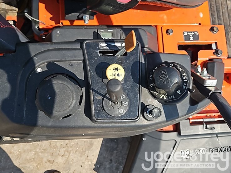 2024-kubota-z232-image-16