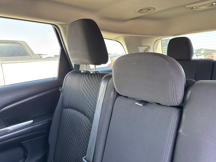 2012-dodge-journey-image-28