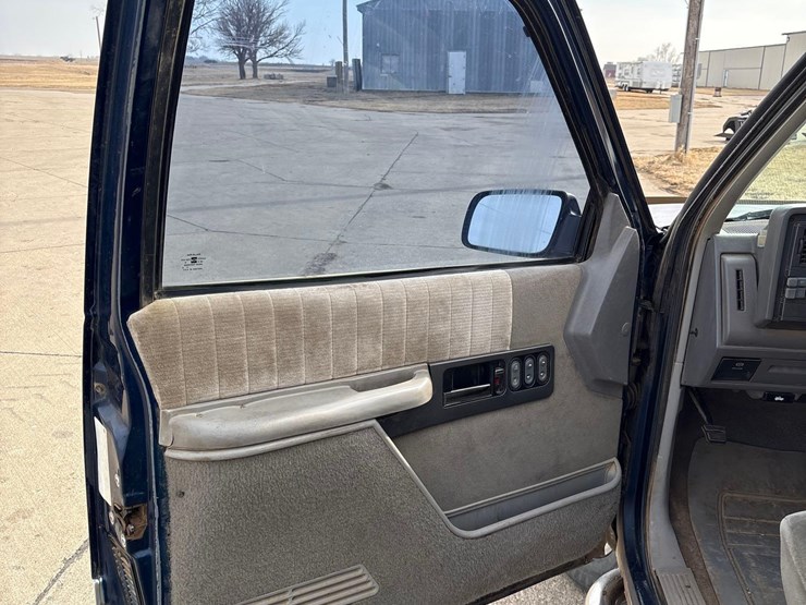 1993-gmc-sierra-1500-image-24