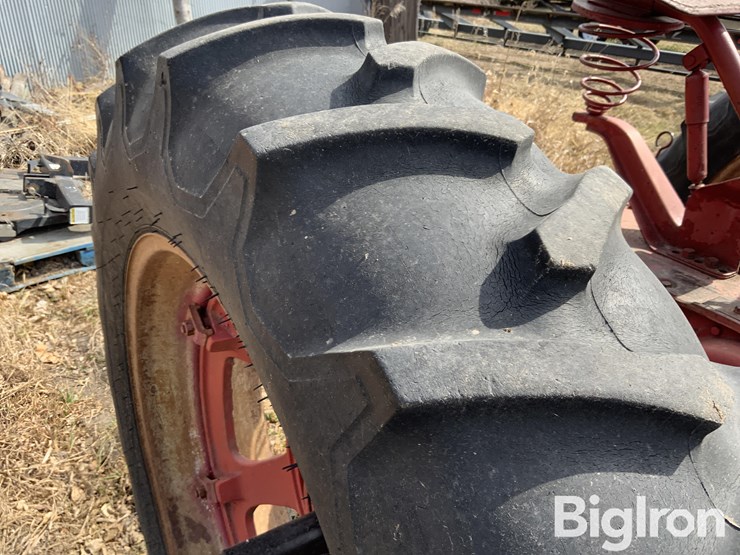 1944-farmall-m-2wd-tractor-image-18