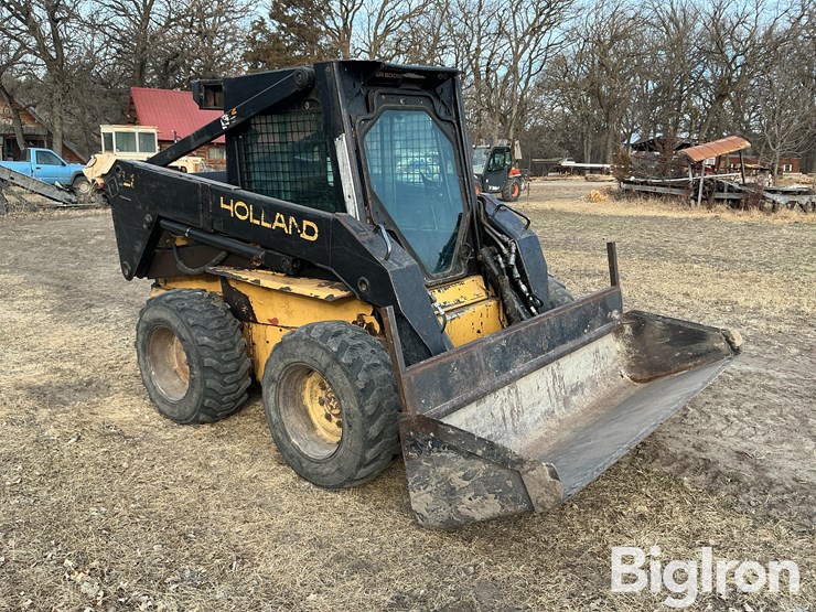 new-holland-lx885-image-3