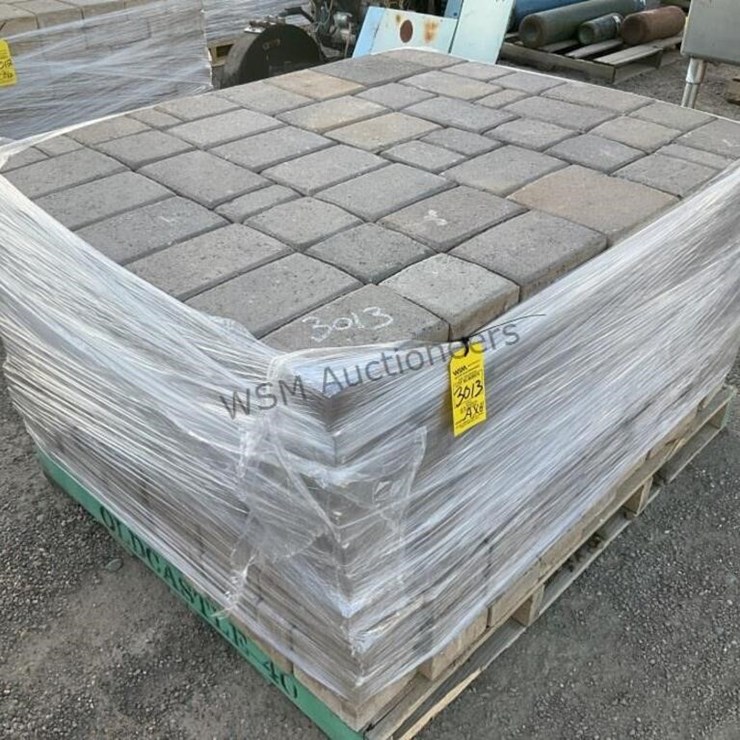 PALLET OF STONE PAVERS