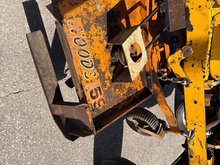 international-cub-lo-boy-image-13