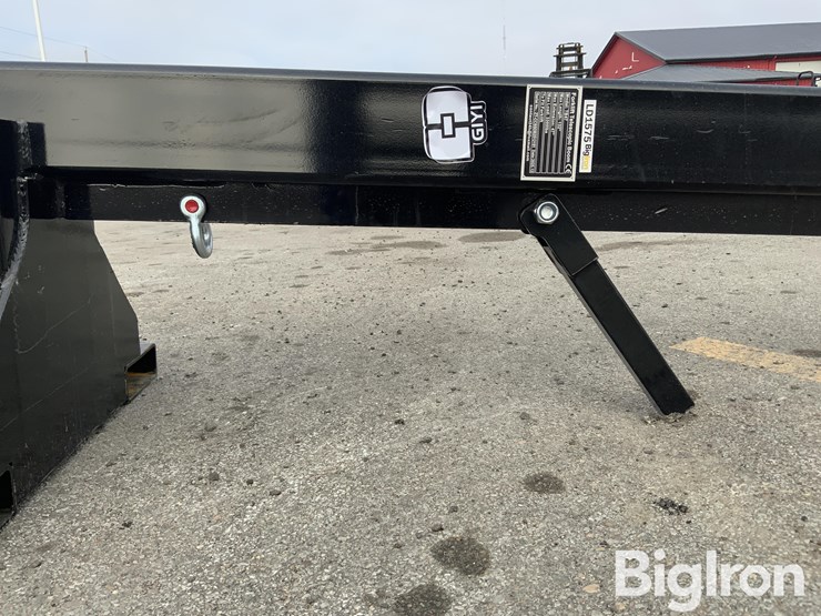 2025-massey-ferguson-730-image-13