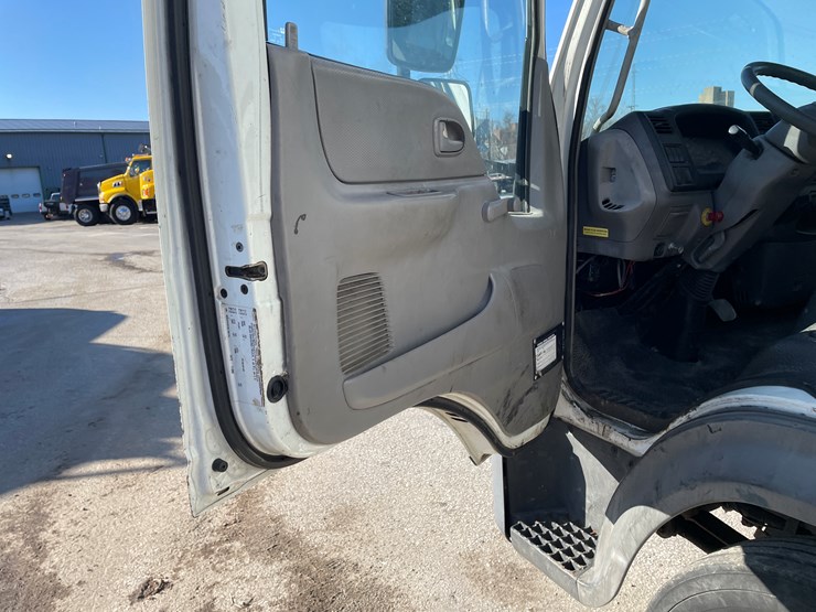 2009-international-cf600-image-34