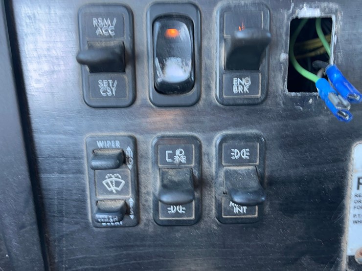 2004-caterpillar-c12-image-89