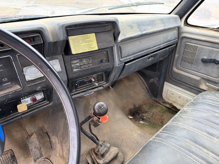 1990-ford-f700-image-48