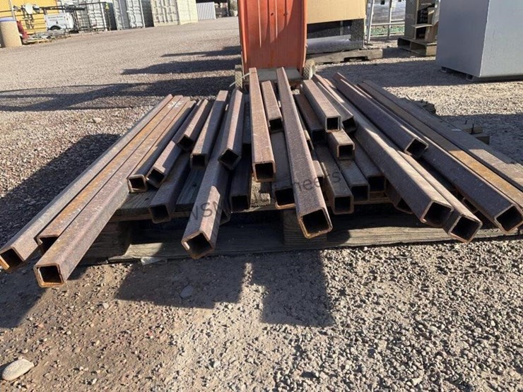 pallet-of-asst-1-1/2in-square-tubing-image-3