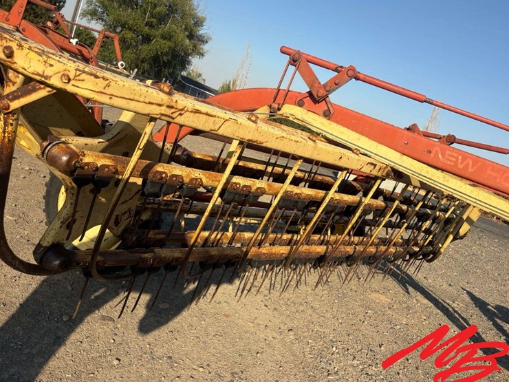 new-holland-260-image-5