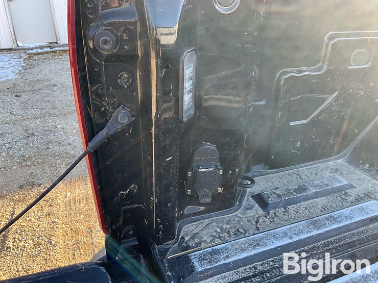 2020-chevrolet-silverado-2500hd-image-17