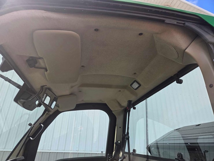 2024-john-deere-gator-image-59