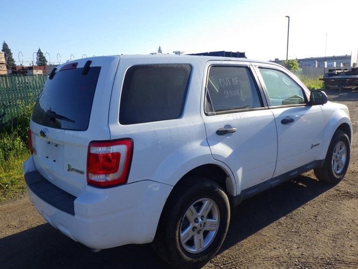 2011-ford-escape-image-3