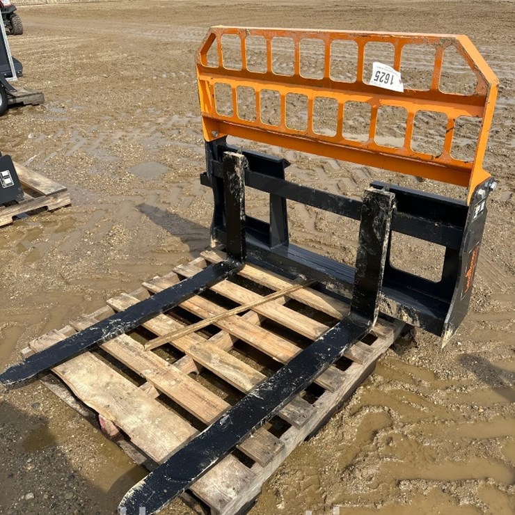 4,000# 48" SKIDSTEER PALLET FORKS