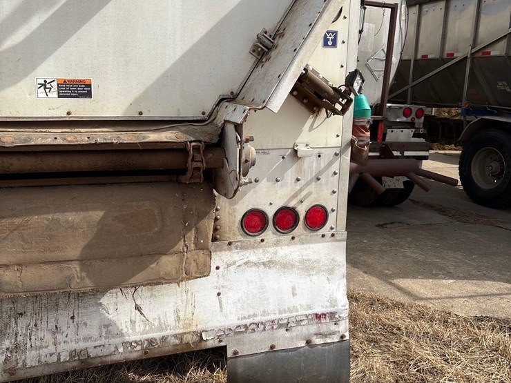 2014-wilson-grain-trailer-image-31