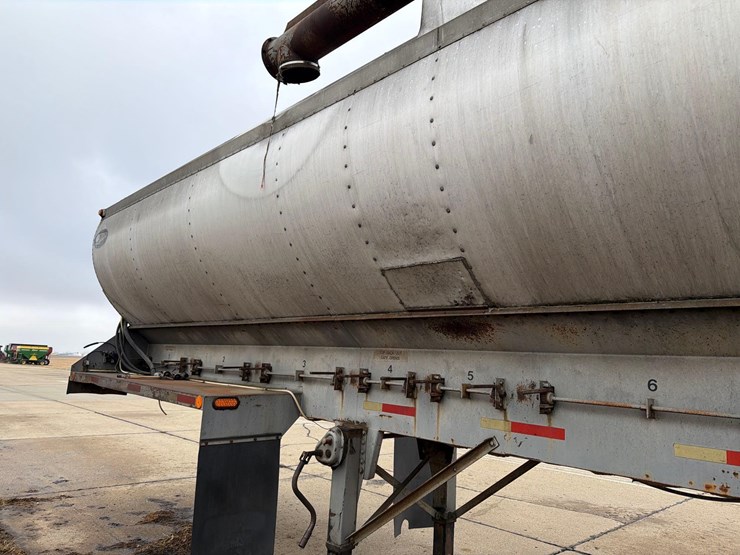 1999-bulkliner-36ft-semi-feed-trailer-image-34