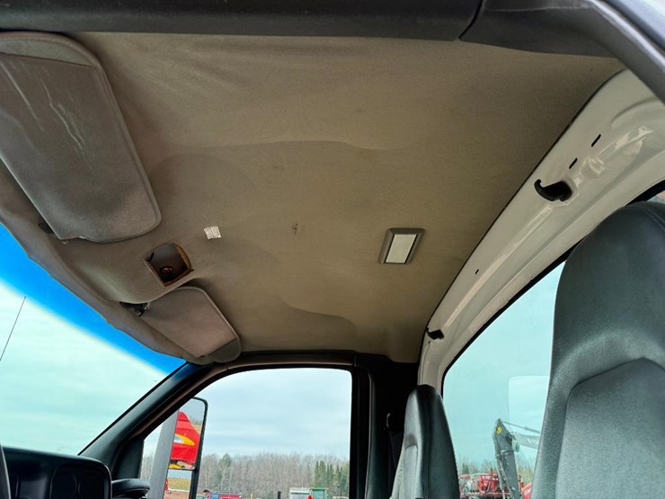 #205-•-lot-205-image-46