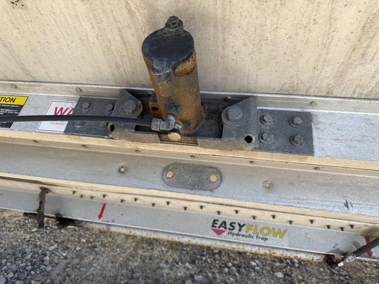 2015-timpte-hopper-bottom-image-27