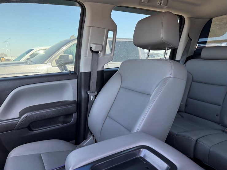 2019-chevrolet-3500hd-image-46