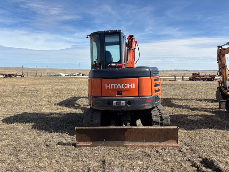 hitachi-60d-hydraulic-excavator-image-3