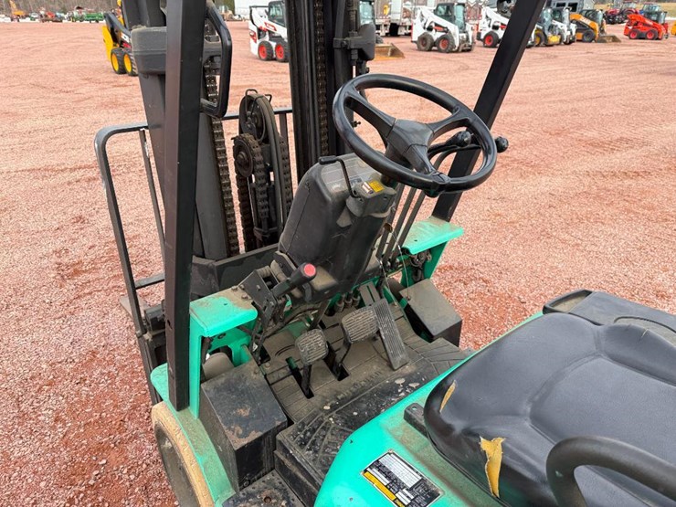 mitsubishi-fgc30k-image-34