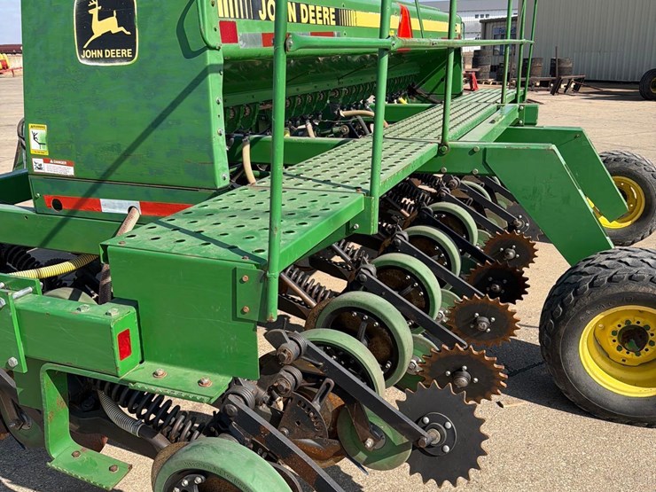 john-deere-750-image-30