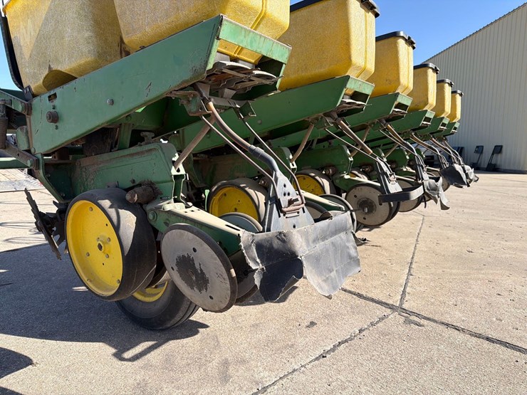 john-deere-7000-image-19