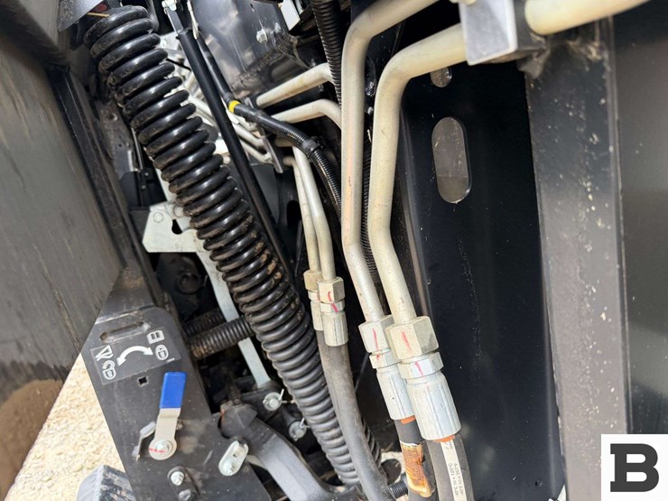 2023-mac-don-fd240-image-21