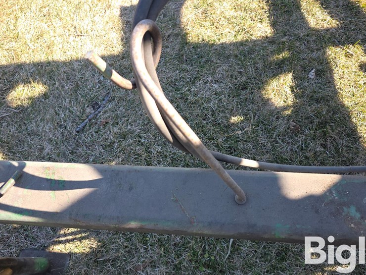 john-deere-220-image-10