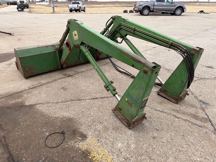 john-deere-148-image-3