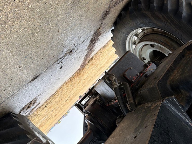 agco-white-6145-image-33