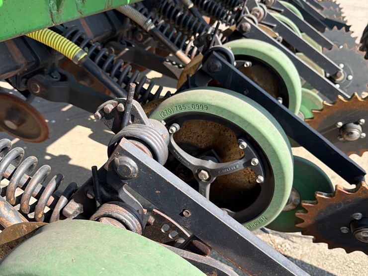 john-deere-750-image-29