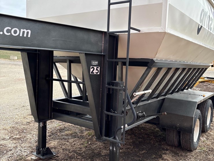 triple-r-500bu-gooseneck-hopper-trailer-image-20