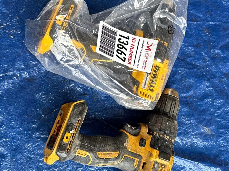 2-dewalt-battery-powered-drills-image-1
