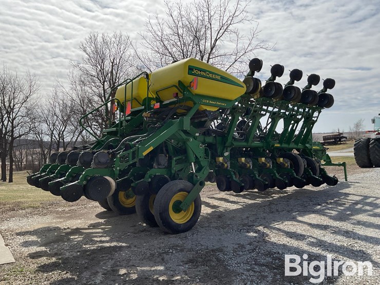 2010-john-deere-1790-image-5